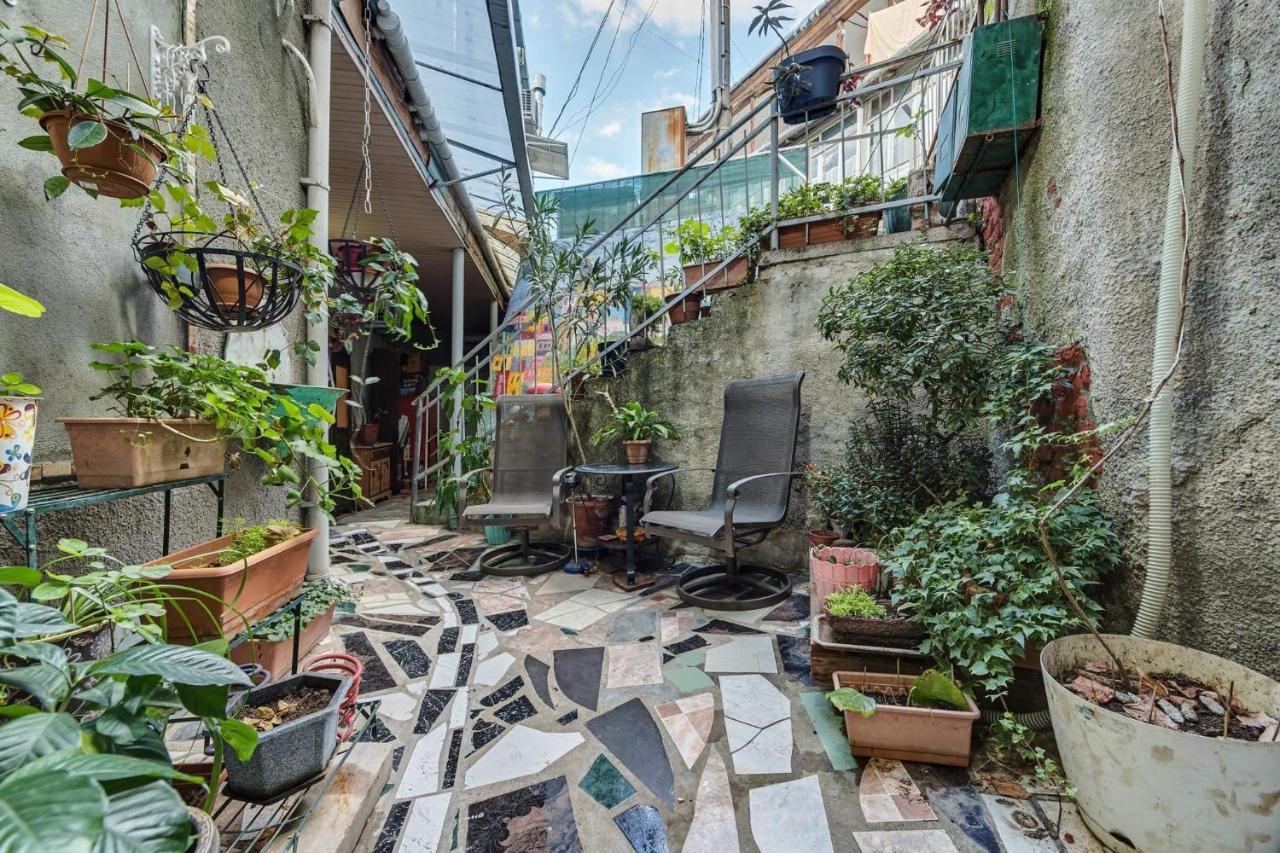 House 52 Boutique Hotel تبليسي المظهر الخارجي الصورة